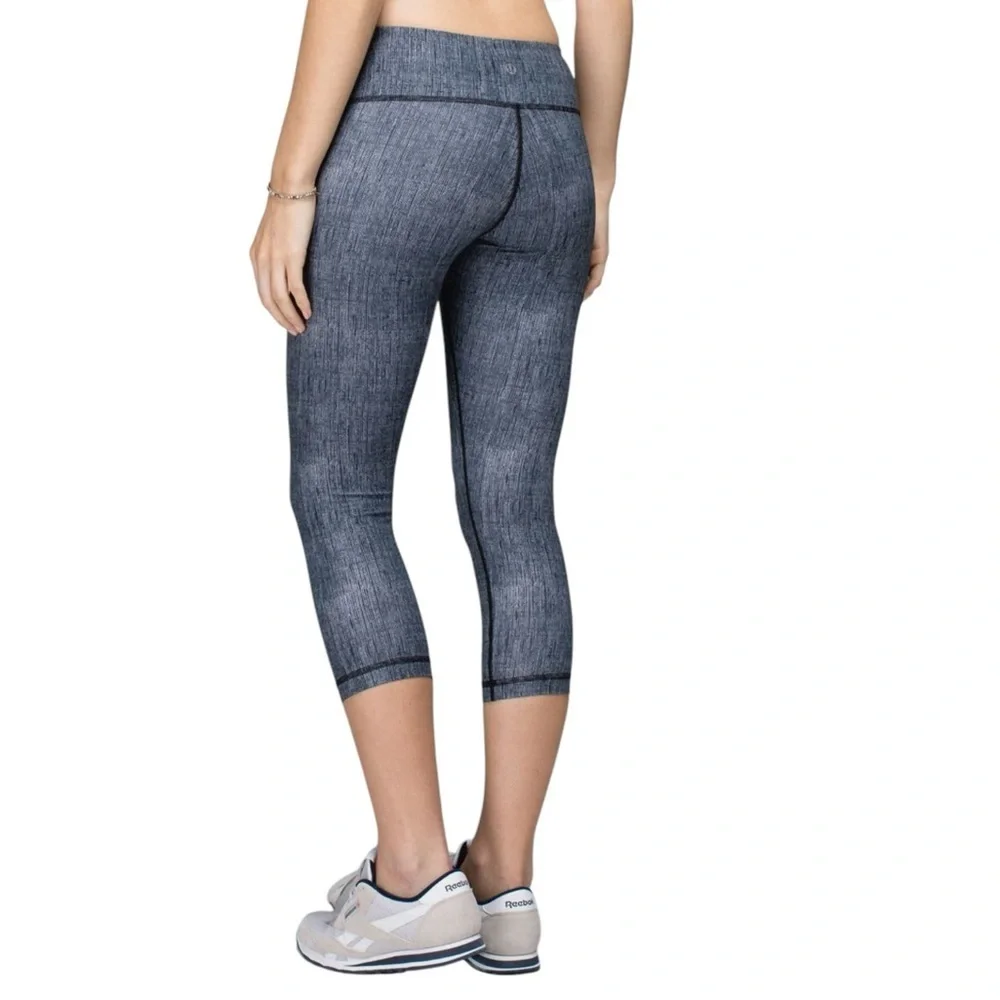 Lululemon Wunder Under Crop Sz 4 Full-On Luxtreme Burlap Texture Black Dune